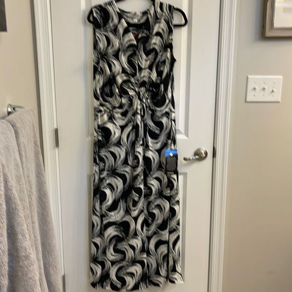 Avenue Dresses & Skirts - NWT Avenue Sleeveless Dress Sz 18/20